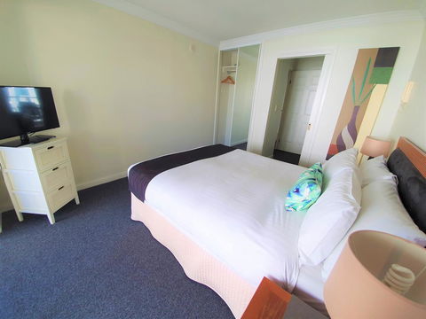 Broadbeach Holiday Apartments - Sunshine Coast Guide 27