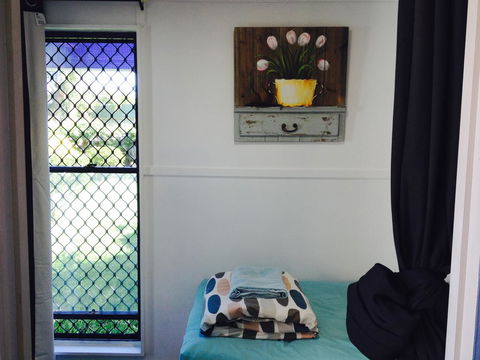 XYL Pets Friendly Seaside Boutique Guesthouse - Sunshine Coast Guide 7