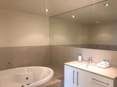 Proximity Waterfront Apartments - Sunshine Coast Guide 12