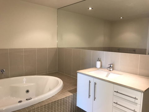 Proximity Waterfront Apartments - Sunshine Coast Guide 22