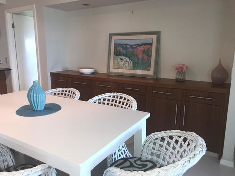 Proximity Waterfront Apartments - Sunshine Coast Guide 8