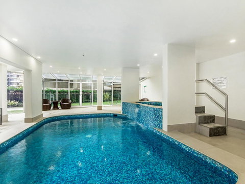 Sunbird Beach Resort Main Beach - Sunshine Coast Guide 42