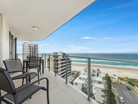 Sunbird Beach Resort Main Beach - Sunshine Coast Guide 36