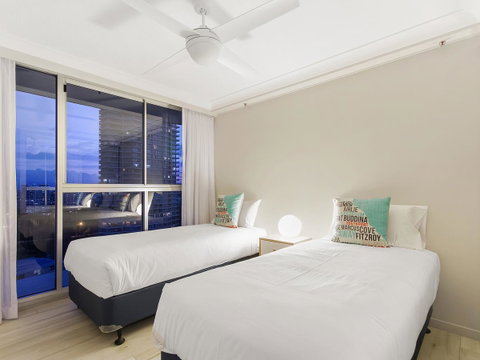 Sunbird Beach Resort Main Beach - Sunshine Coast Guide 6