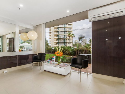 Sunbird Beach Resort Main Beach - Sunshine Coast Guide 44