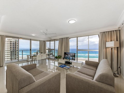 Sunbird Beach Resort Main Beach - Sunshine Coast Guide 19