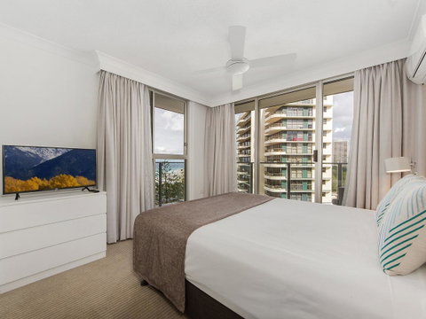 Sunbird Beach Resort Main Beach - Sunshine Coast Guide 30