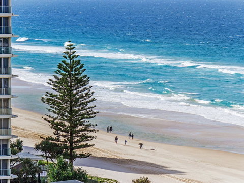 Sunbird Beach Resort Main Beach - Sunshine Coast Guide 27