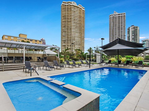 Sunbird Beach Resort Main Beach - Sunshine Coast Guide 0