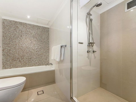 Sunbird Beach Resort Main Beach - Sunshine Coast Guide 20