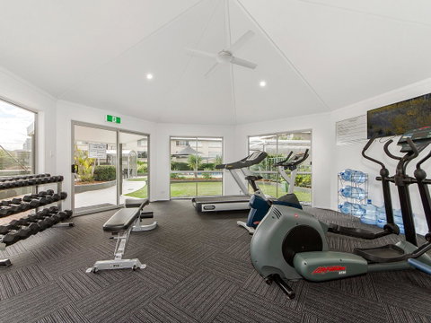 Sunbird Beach Resort Main Beach - Sunshine Coast Guide 40
