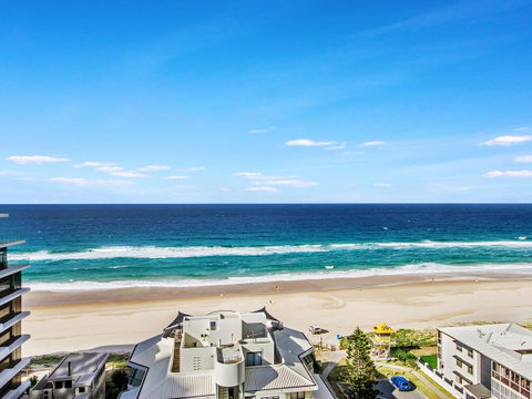 Sunbird Beach Resort Main Beach - Sunshine Coast Guide 14