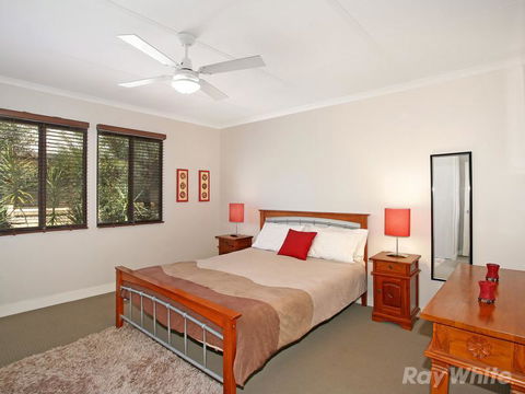 Beach House On Jones Parade, Central Coolum Beach - Sunshine Coast Guide 9