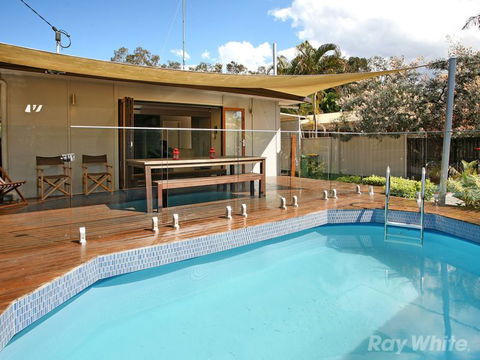 Beach House On Jones Parade, Central Coolum Beach - Sunshine Coast Guide 3