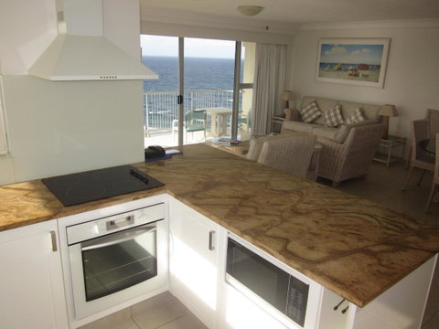 Talisman Apartments - Sunshine Coast Guide 8