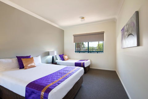 Park Regis Anchorage - Sunshine Coast Guide 14
