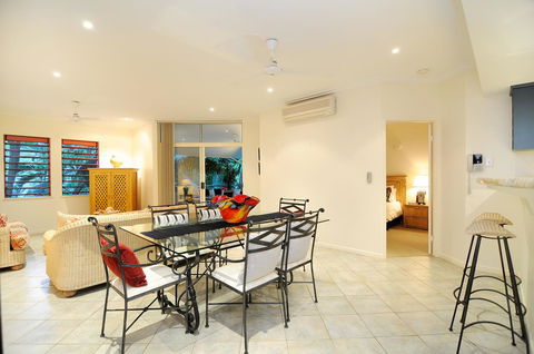 Oasis At Palm Cove - Sunshine Coast Guide 21