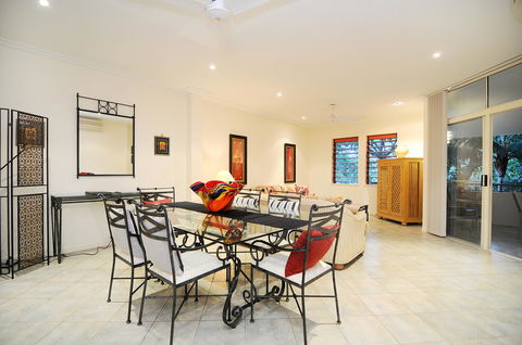 Oasis At Palm Cove - Sunshine Coast Guide 16