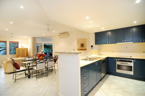Oasis At Palm Cove - Sunshine Coast Guide 12