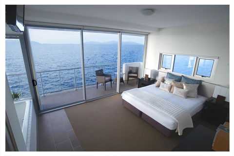 1 Bright Point Apartment 5201 - Sunshine Coast Guide 0