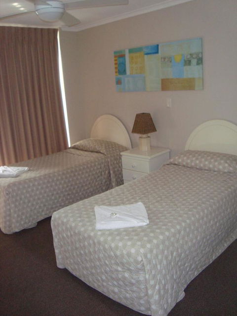 Grosvenor Beachfront Apartments Surfers Paradise - Sunshine Coast Guide 18