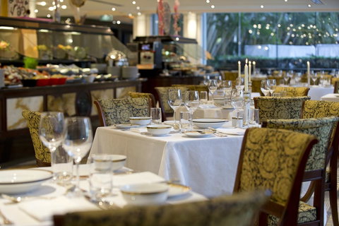Imperial Hotel Gold Coast - Sunshine Coast Guide 13