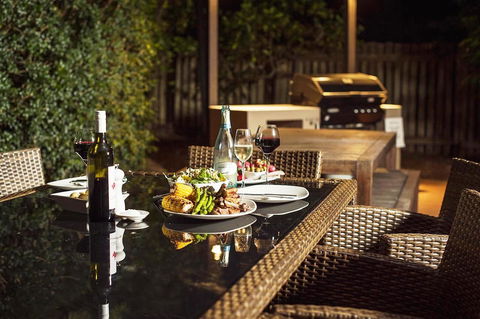 At The Sound Noosa Motel - Sunshine Coast Guide 9