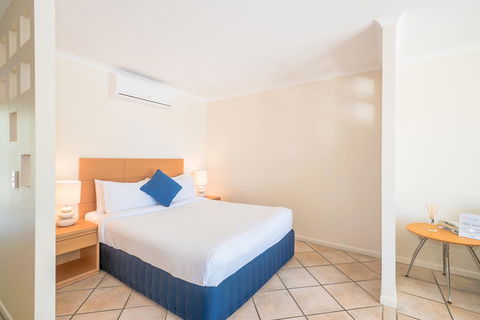 At The Sound Noosa Motel - Sunshine Coast Guide 24