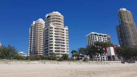APR Private SUITES MOROC By The Beach - Sunshine Coast Guide 37