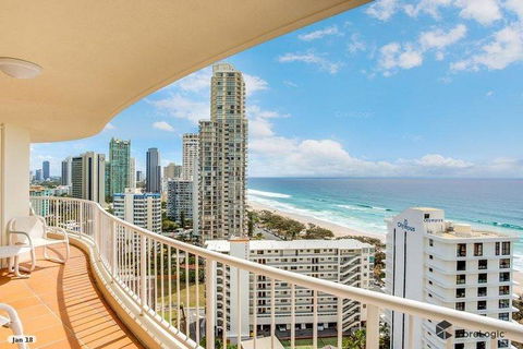 APR Private SUITES MOROC By The Beach - Sunshine Coast Guide 26