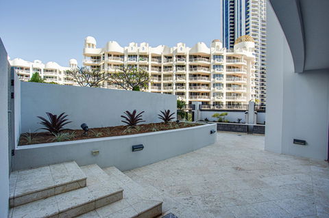 Aria Apartments - Sunshine Coast Guide 25