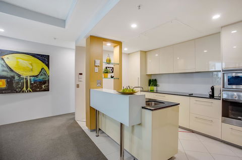 Aria Apartments - Sunshine Coast Guide 7