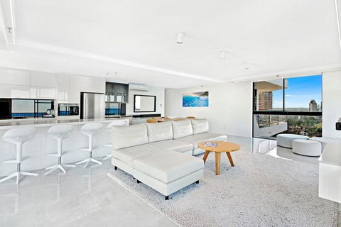 ULTIQA Beach Haven On Broadbeach - Sunshine Coast Guide 3