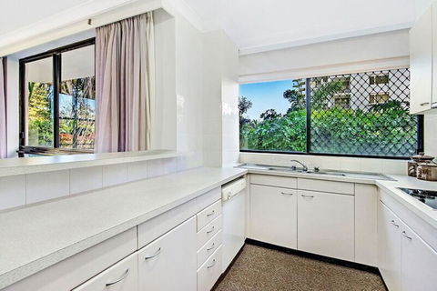 ULTIQA Beach Haven On Broadbeach - Sunshine Coast Guide 36