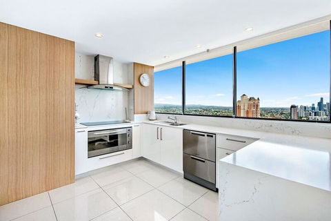 ULTIQA Beach Haven On Broadbeach - Sunshine Coast Guide 15