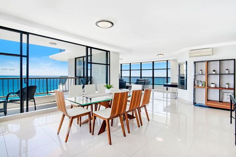 ULTIQA Beach Haven On Broadbeach - Sunshine Coast Guide 28