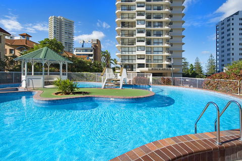 ULTIQA Beach Haven On Broadbeach - Sunshine Coast Guide 0