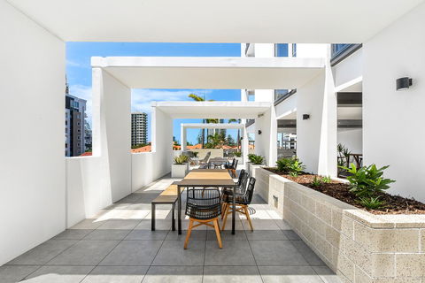 Qube Broadbeach Ocean View Apartments - Sunshine Coast Guide 5