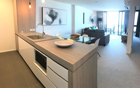Qube Broadbeach Ocean View Apartments - Sunshine Coast Guide 25