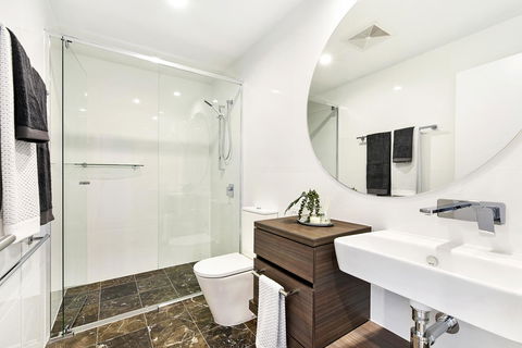 Qube Broadbeach Ocean View Apartments - Sunshine Coast Guide 1