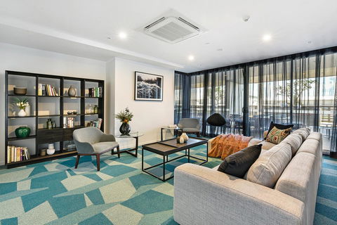 Qube Broadbeach Ocean View Apartments - Sunshine Coast Guide 14