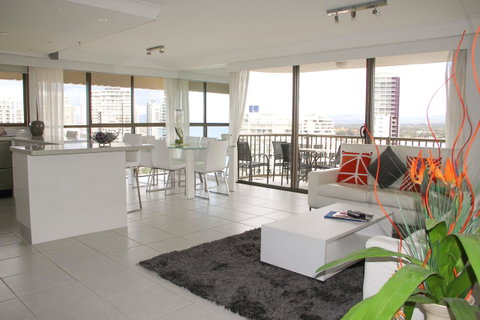 De Ville Apartments - Sunshine Coast Guide 14