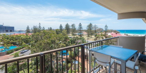 De Ville Apartments - Sunshine Coast Guide 12