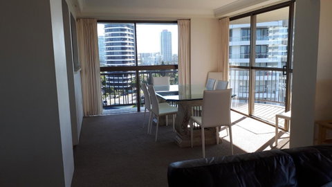 De Ville Apartments - Sunshine Coast Guide 5