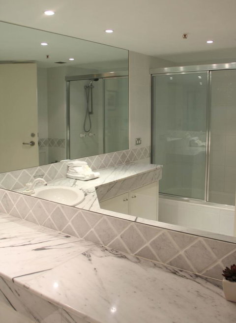 De Ville Apartments - Sunshine Coast Guide 3