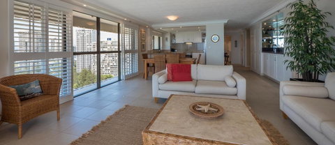 De Ville Apartments - Sunshine Coast Guide 17