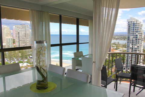 De Ville Apartments - Sunshine Coast Guide 19