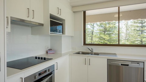 De Ville Apartments - Sunshine Coast Guide 20
