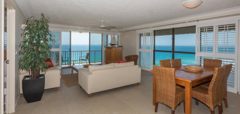 De Ville Apartments - Sunshine Coast Guide 18