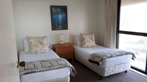 De Ville Apartments - Sunshine Coast Guide 6